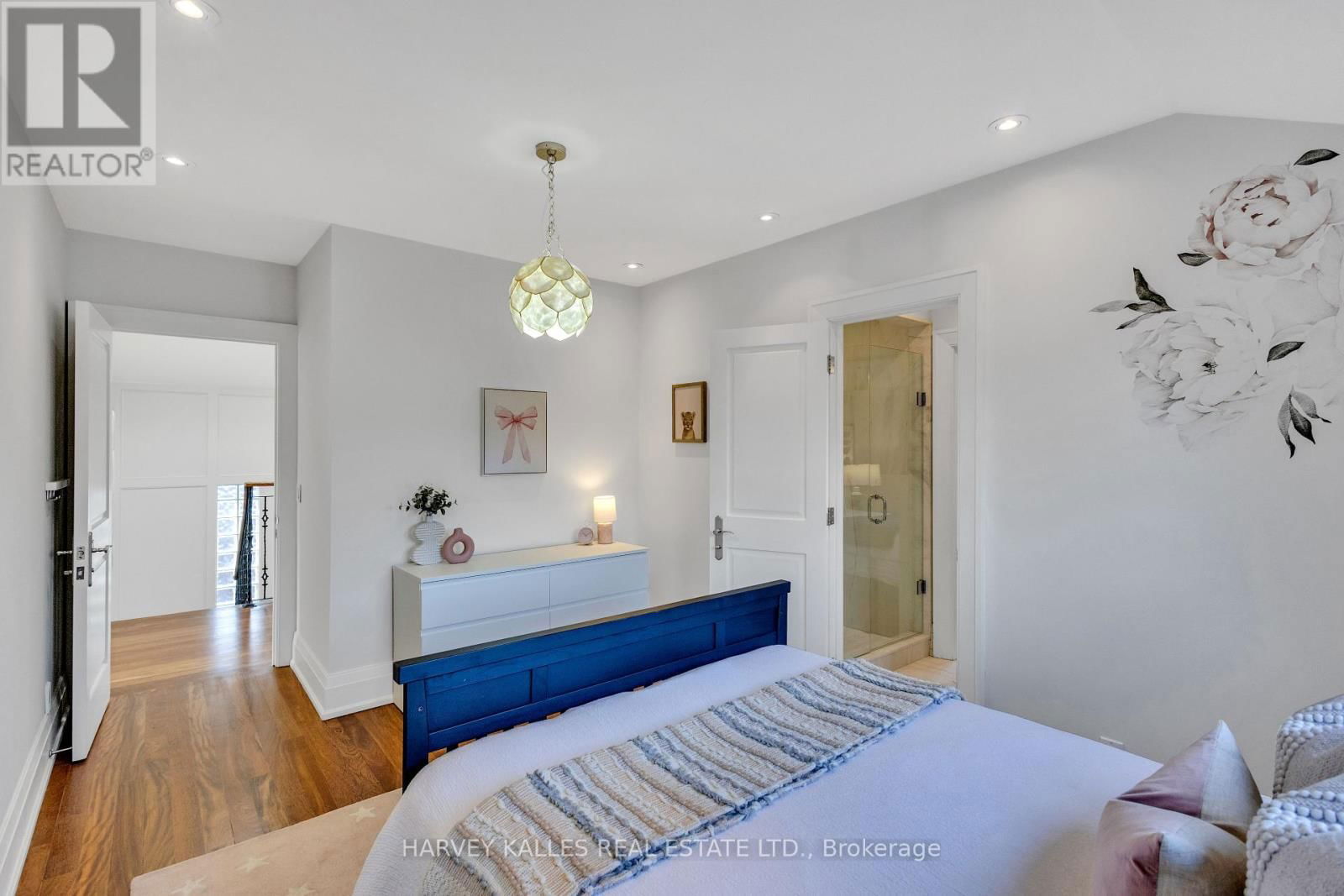 10 EASTON ROAD Image 30