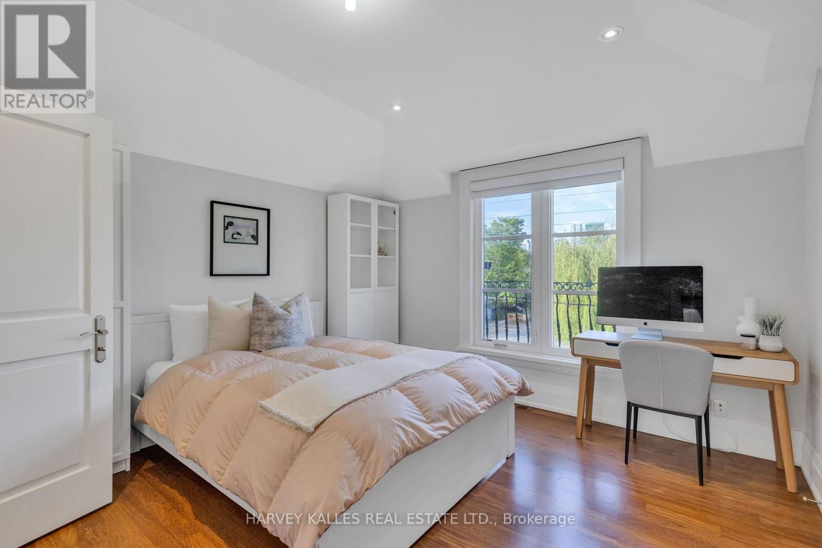 10 EASTON ROAD Image 34
