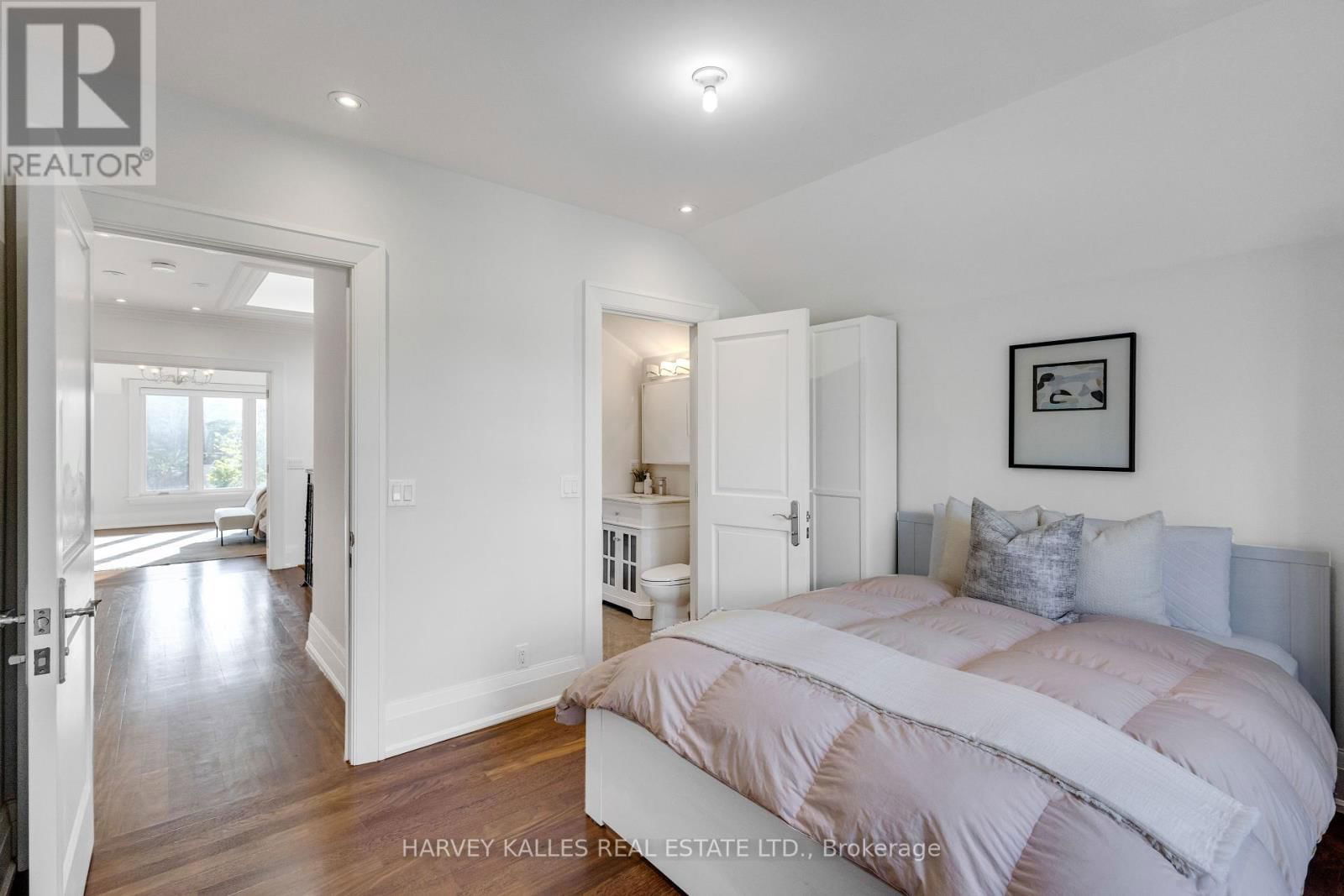 10 EASTON ROAD Image 35