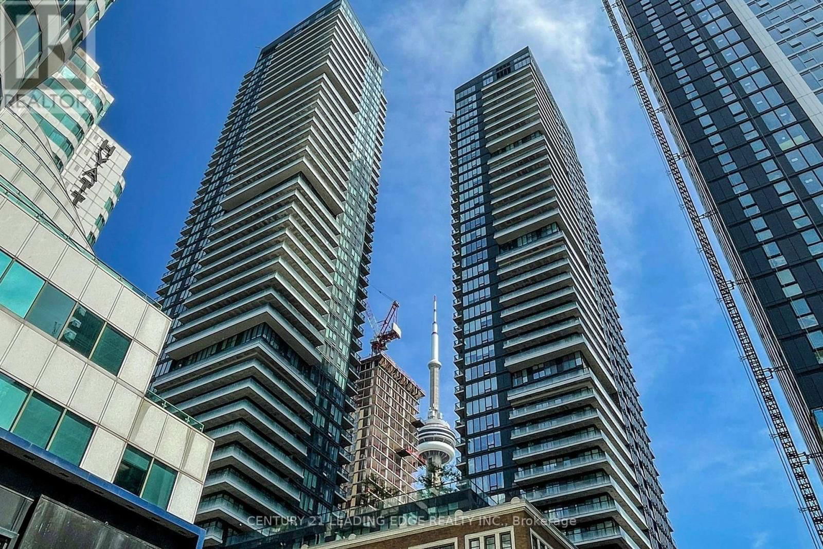 2505 - 125 BLUE JAYS WAY Image 1
