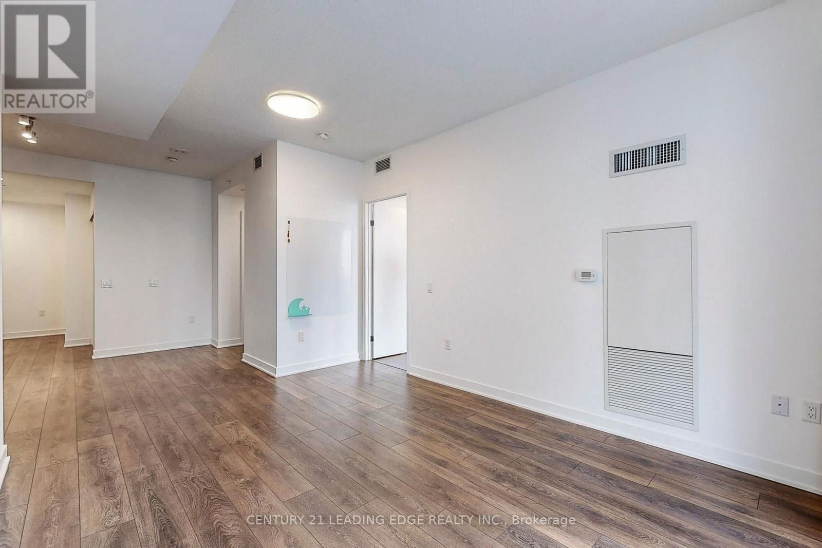 2505 - 125 BLUE JAYS WAY Image 8