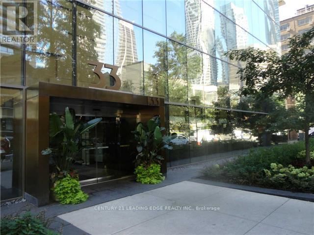 3707 - 33 CHARLES STREET EAST Image 2