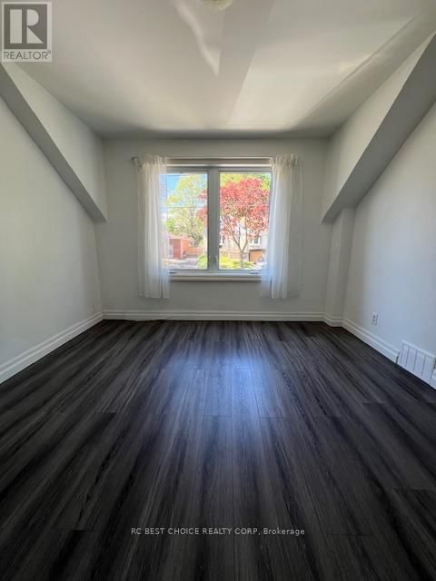173 POYNTZ AVENUE Image 21