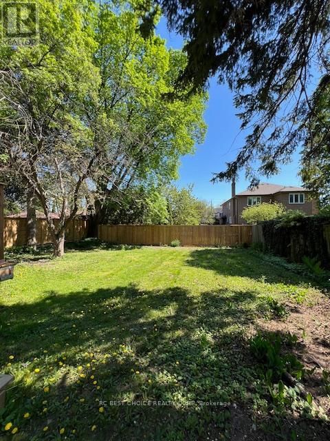 173 POYNTZ AVENUE Image 6