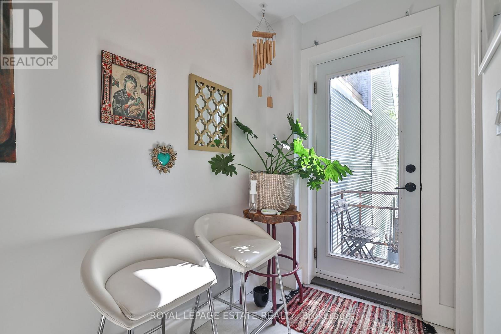 1088 BATHURST STREET Image 11