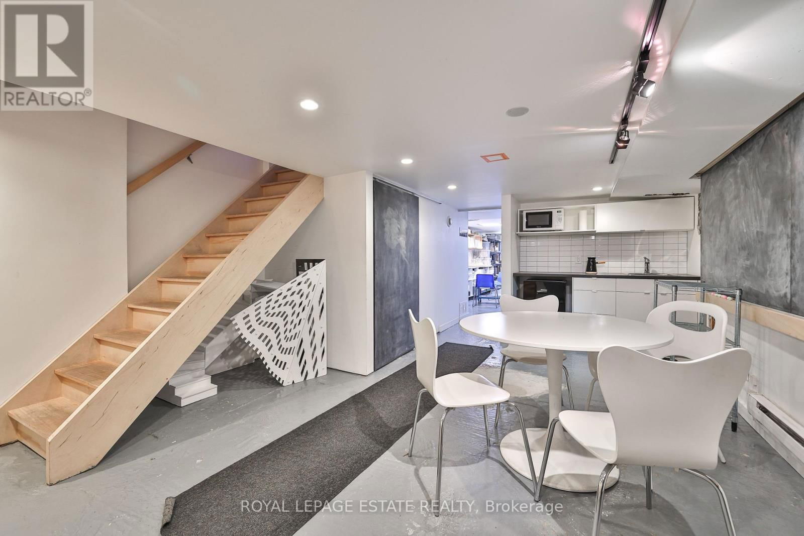 1088 BATHURST STREET Image 16