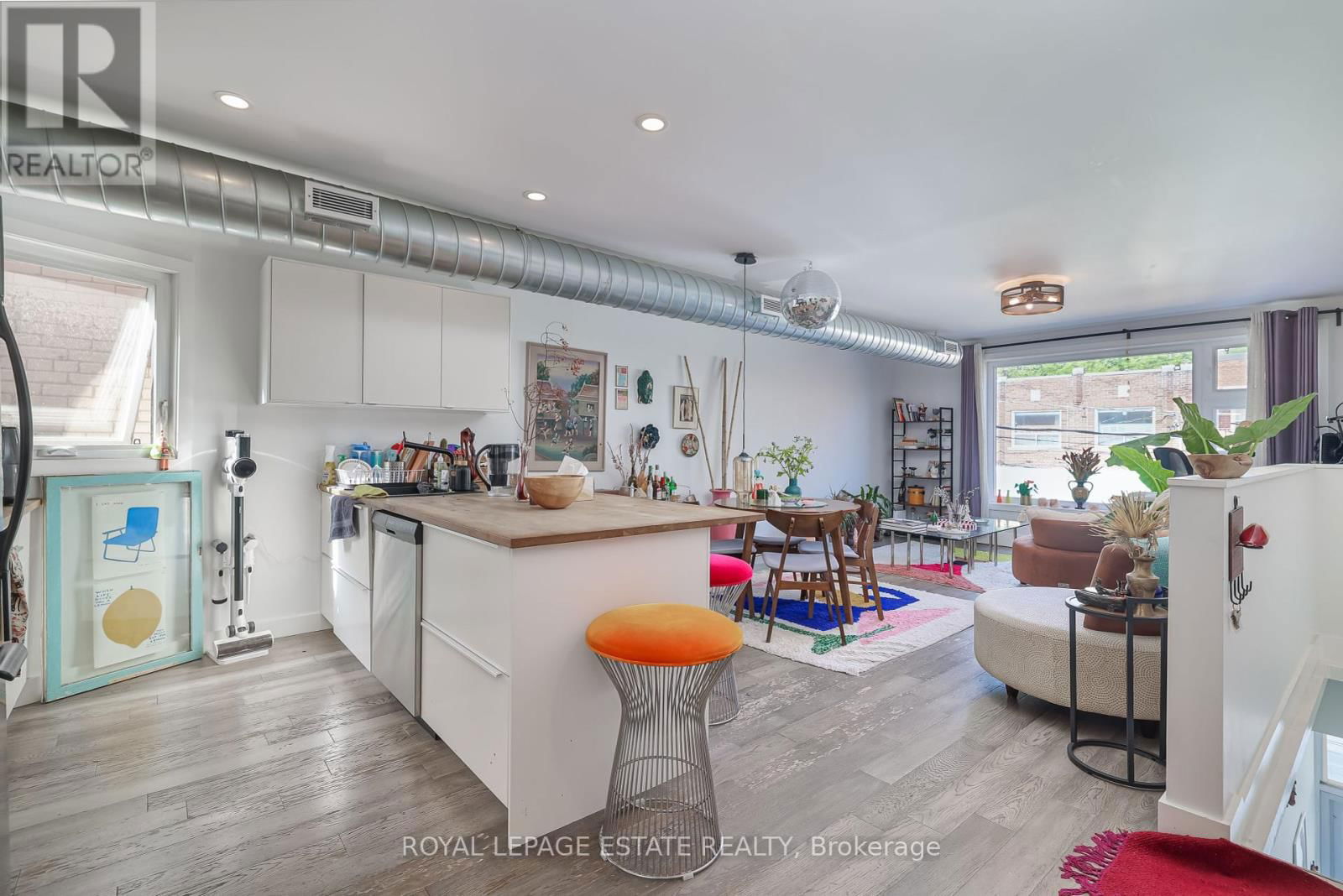 1088 BATHURST STREET Image 9