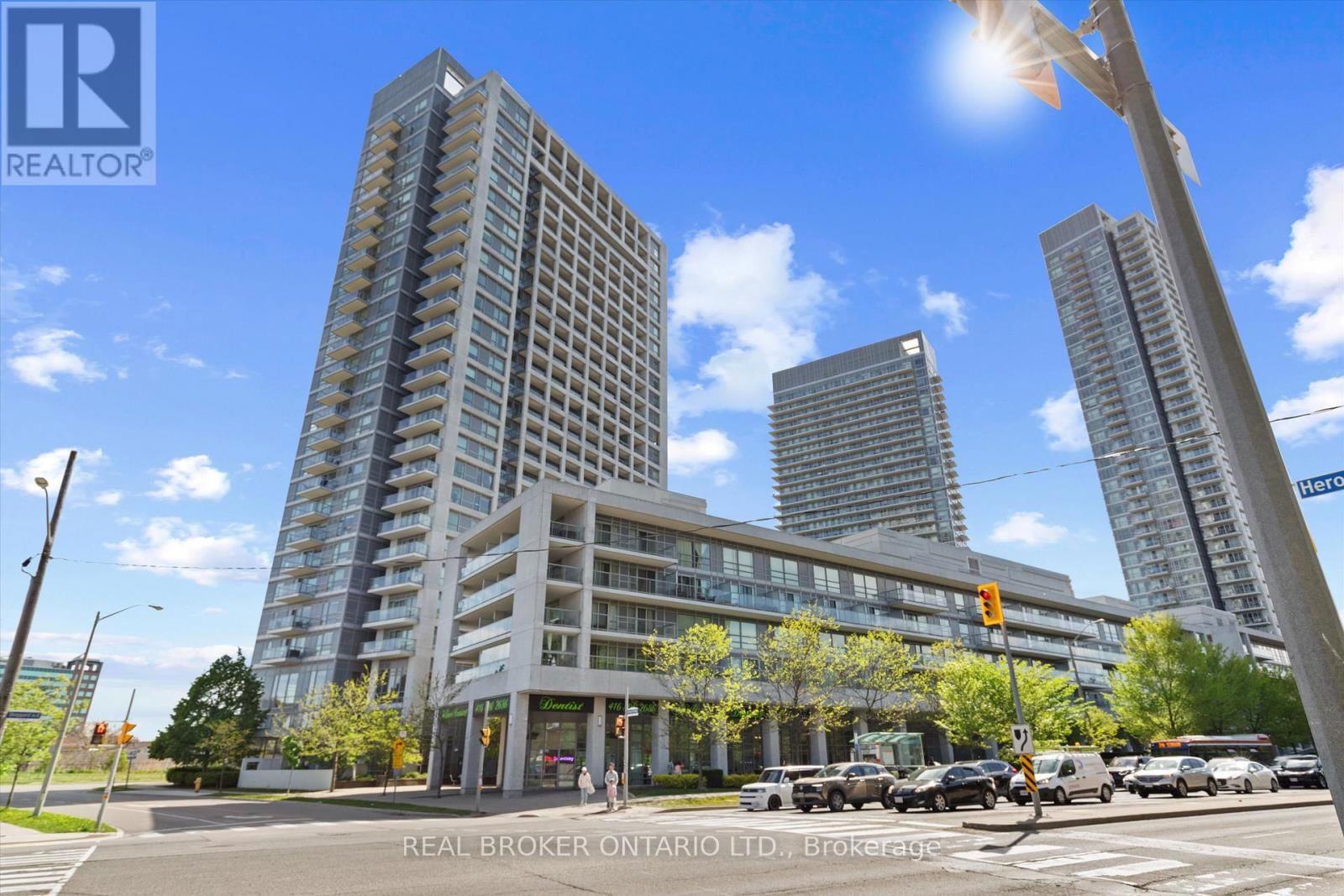 216 - 2035 SHEPPARD AVENUE EAST Image 32