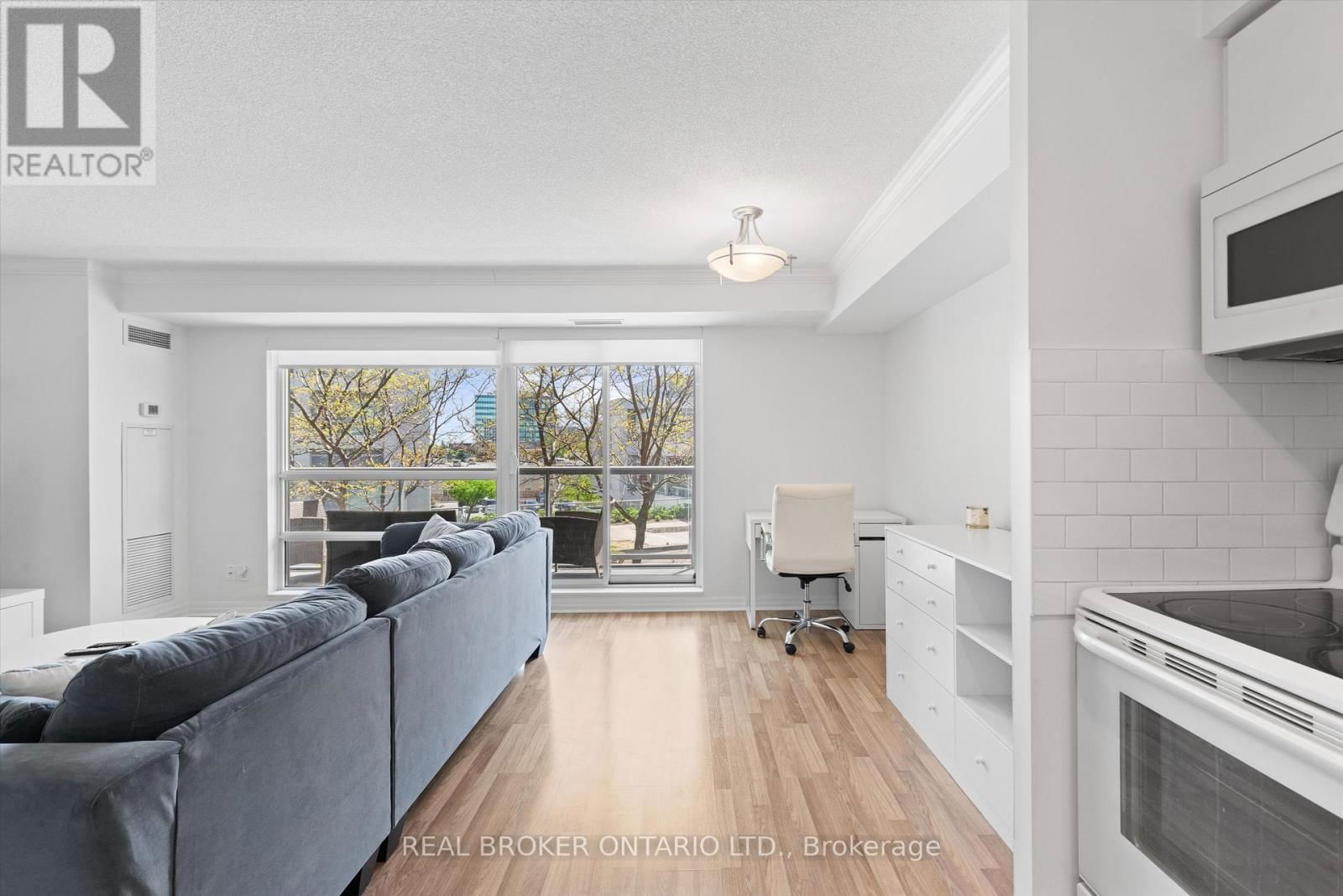 216 - 2035 SHEPPARD AVENUE EAST Image 4