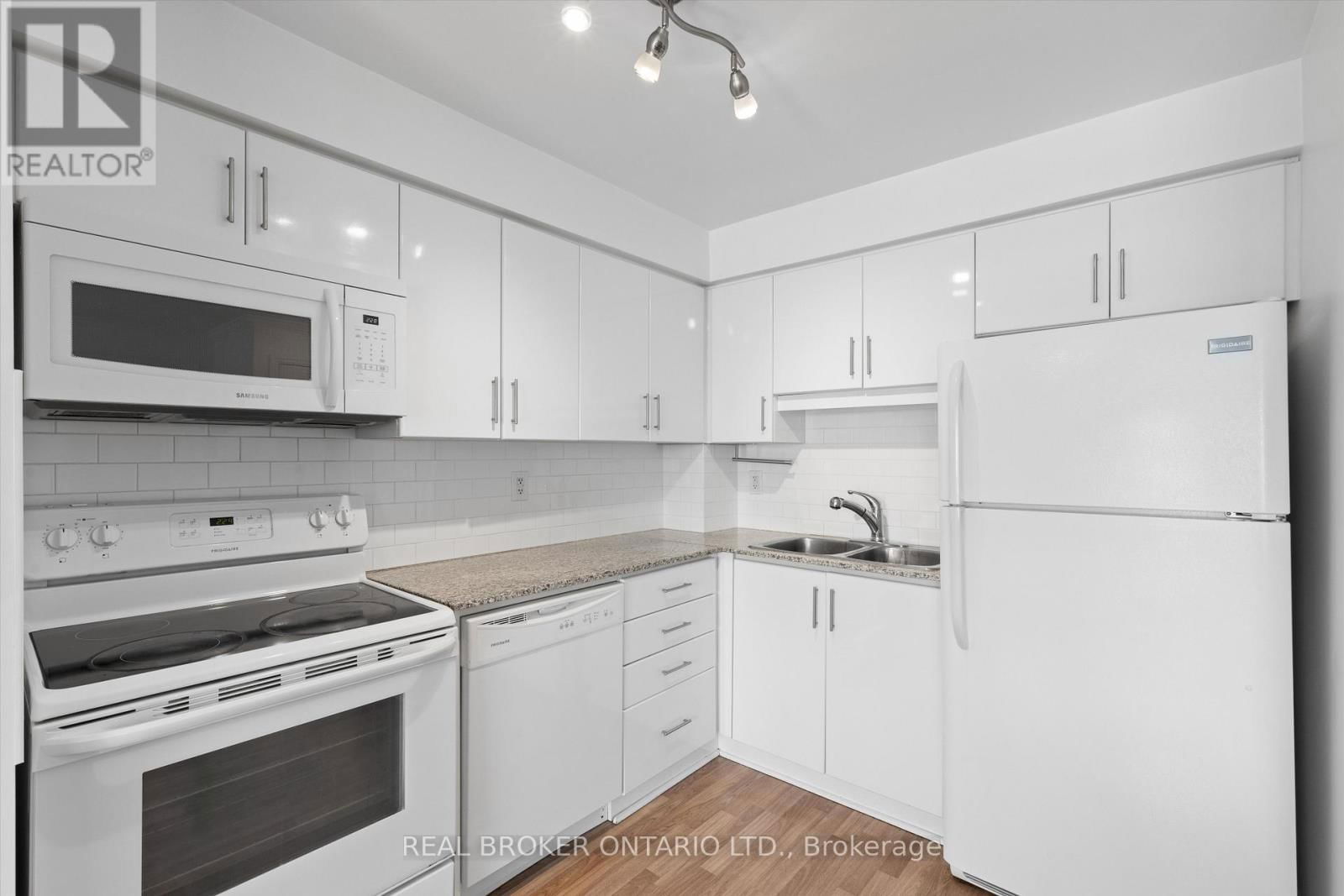 216 - 2035 SHEPPARD AVENUE EAST Image 8
