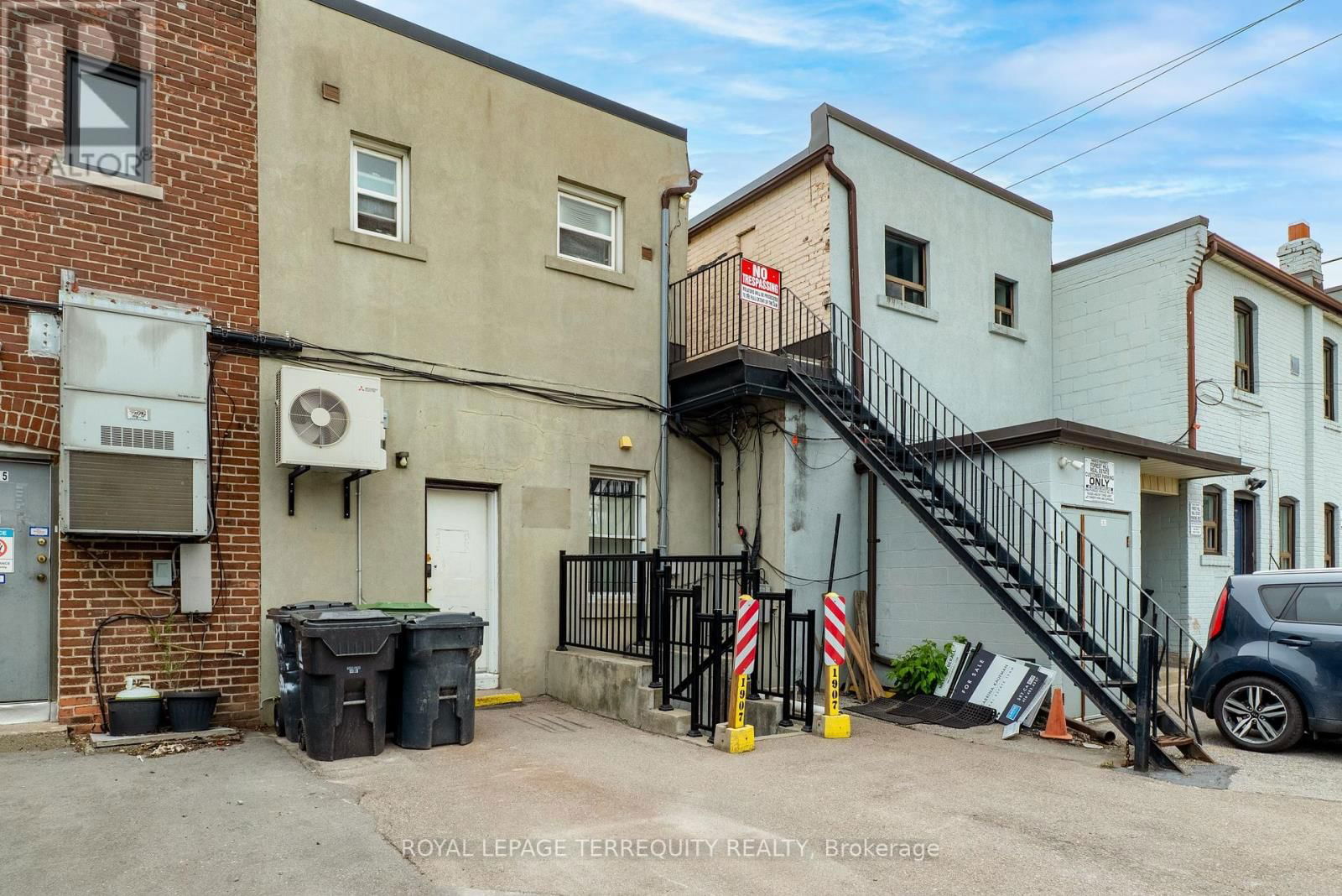 1907 AVENUE ROAD Image 6