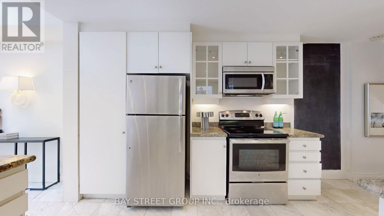 168 MACPHERSON AVENUE Image 14