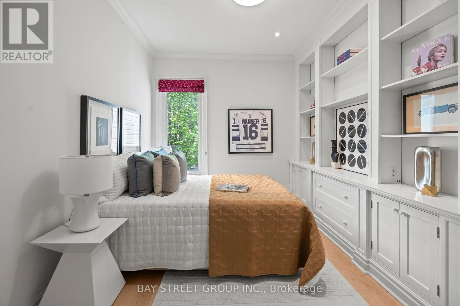 168 MACPHERSON AVENUE Image 21