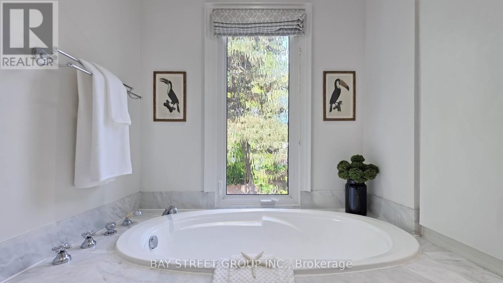 168 MACPHERSON AVENUE Image 29