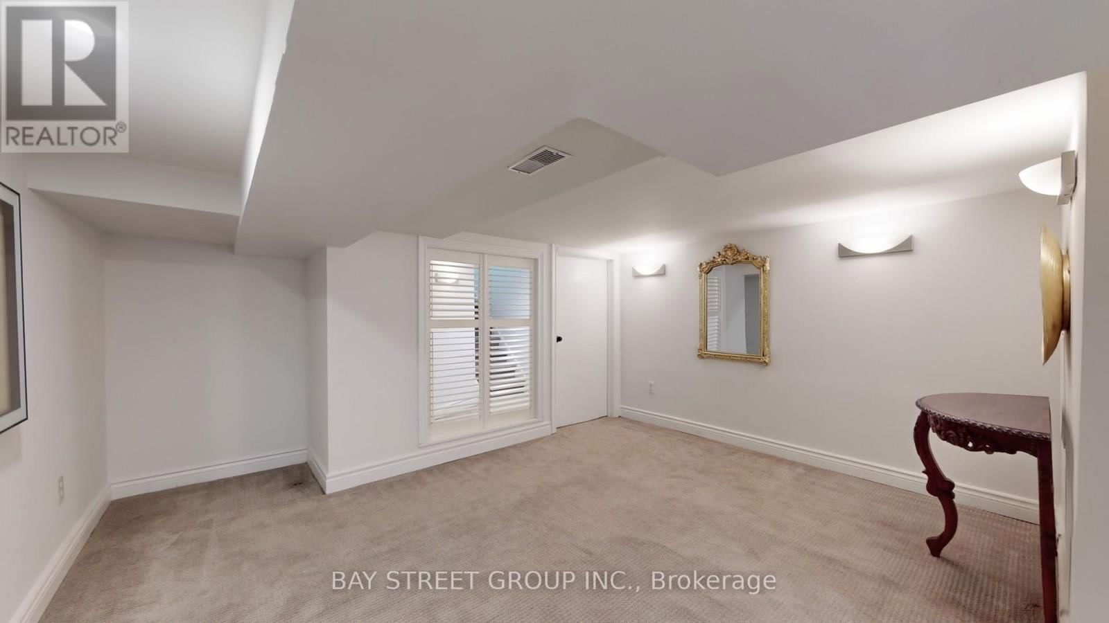 168 MACPHERSON AVENUE Image 37