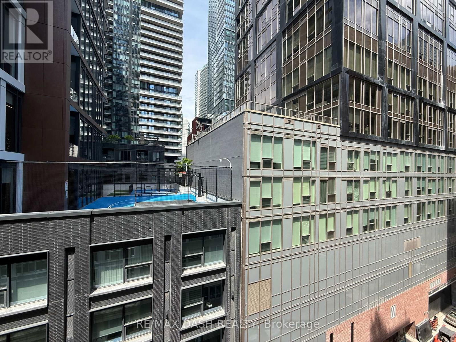802 - 270 WELLINGTON STREET WEST Image 27