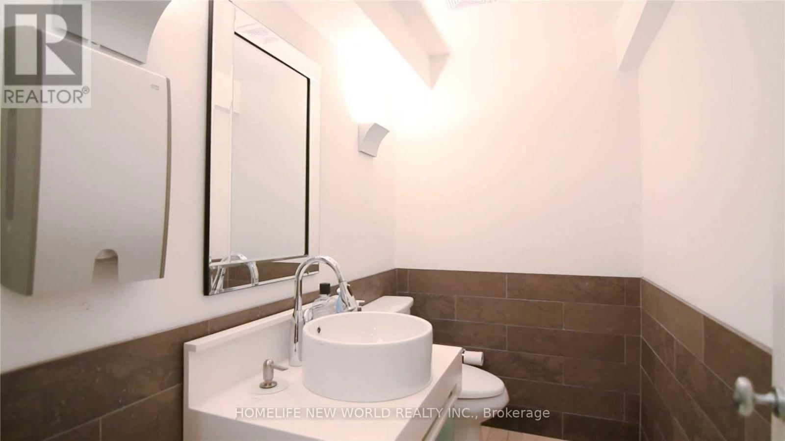 515 DAVENPORT ROAD Image 15