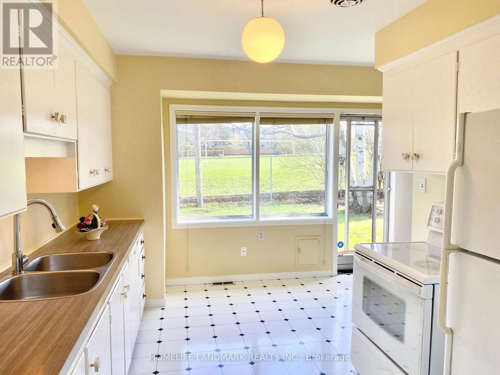 9 TERRINGTON COURT Image 7