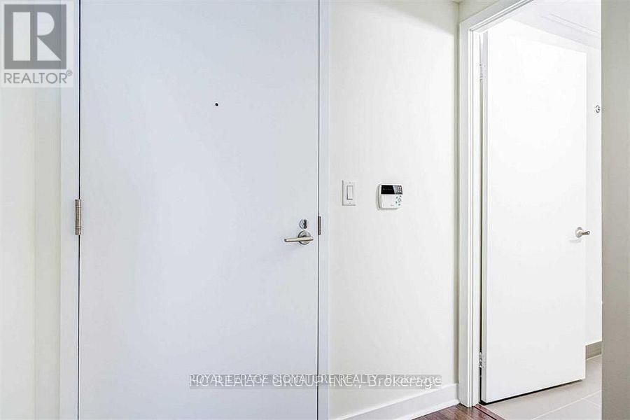 1608 - 58 ORCHARD VIEW BOULEVARD Image 3