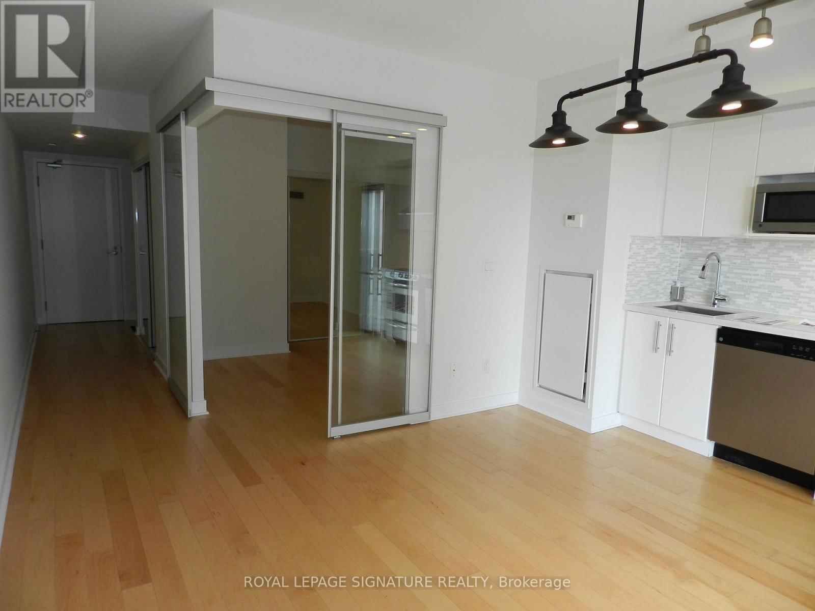 1608 - 58 ORCHARD VIEW BOULEVARD Image 8