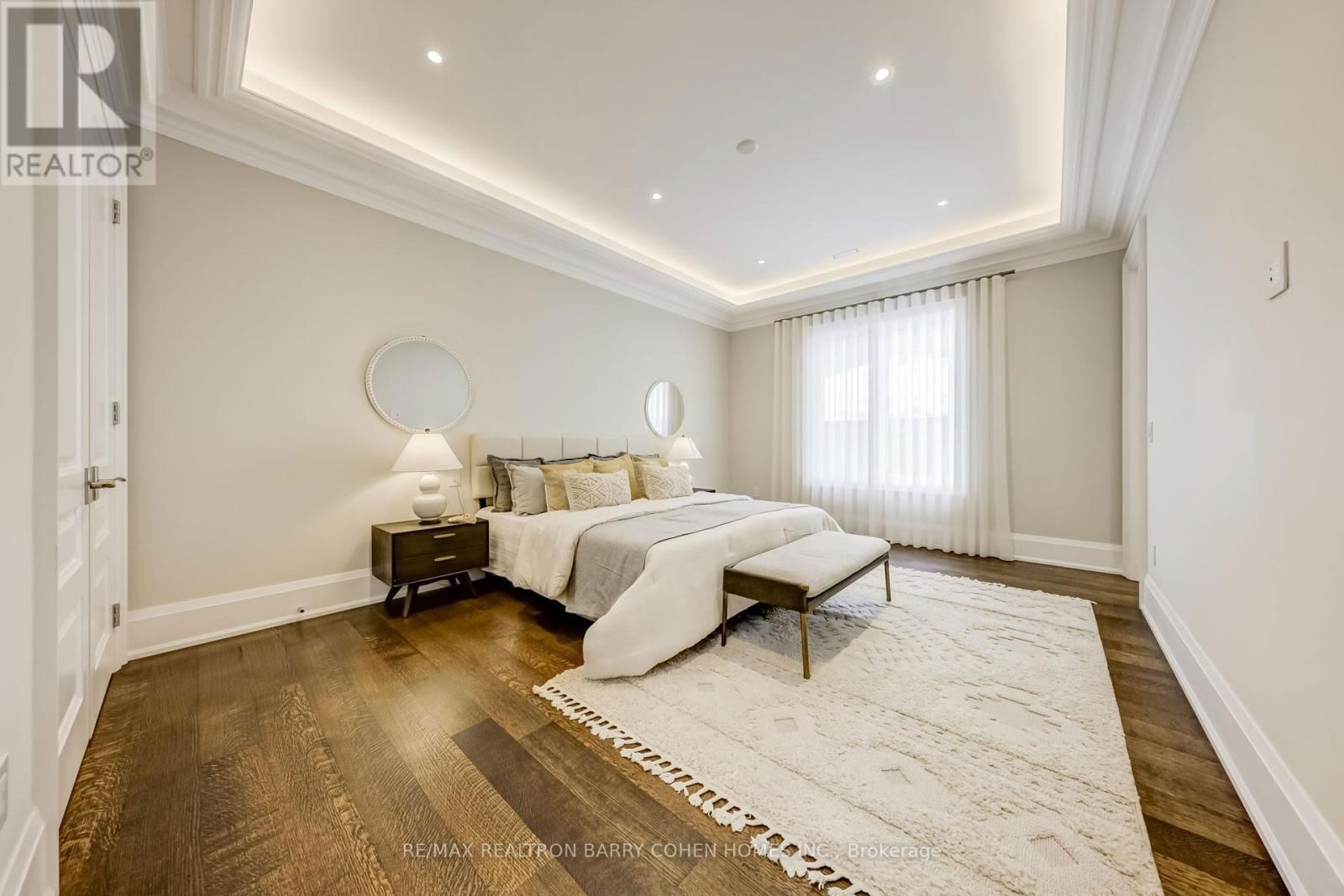 189 OLD YONGE STREET Image 16