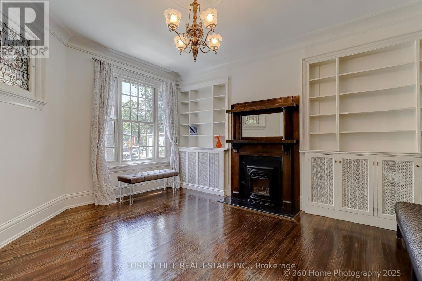 379 HURON STREET Image 14