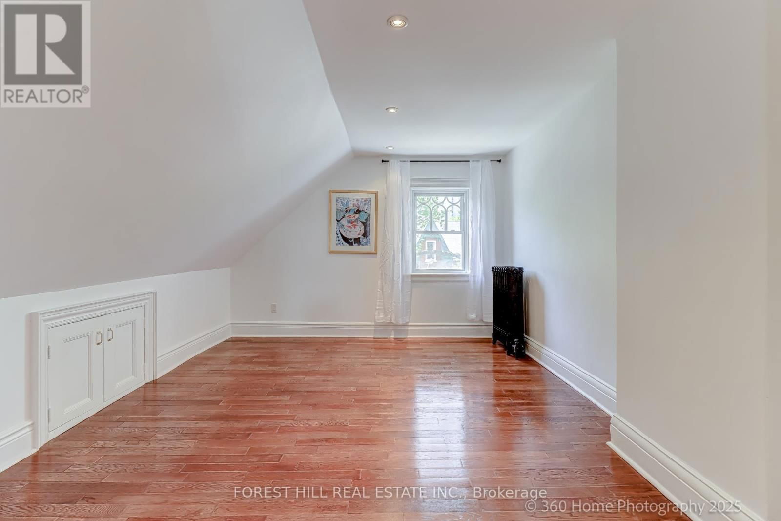 379 HURON STREET Image 21