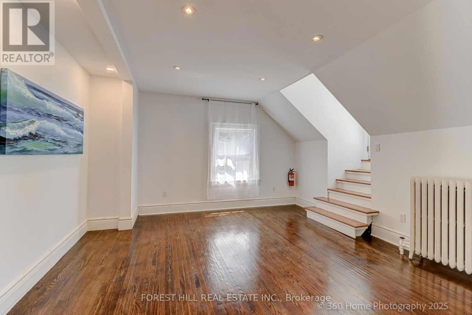 379 HURON STREET Image 22