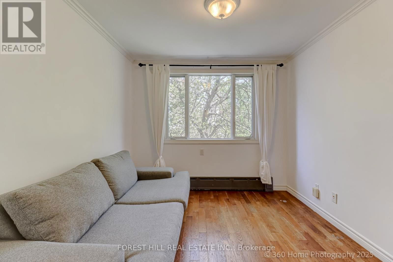 379 HURON STREET Image 30