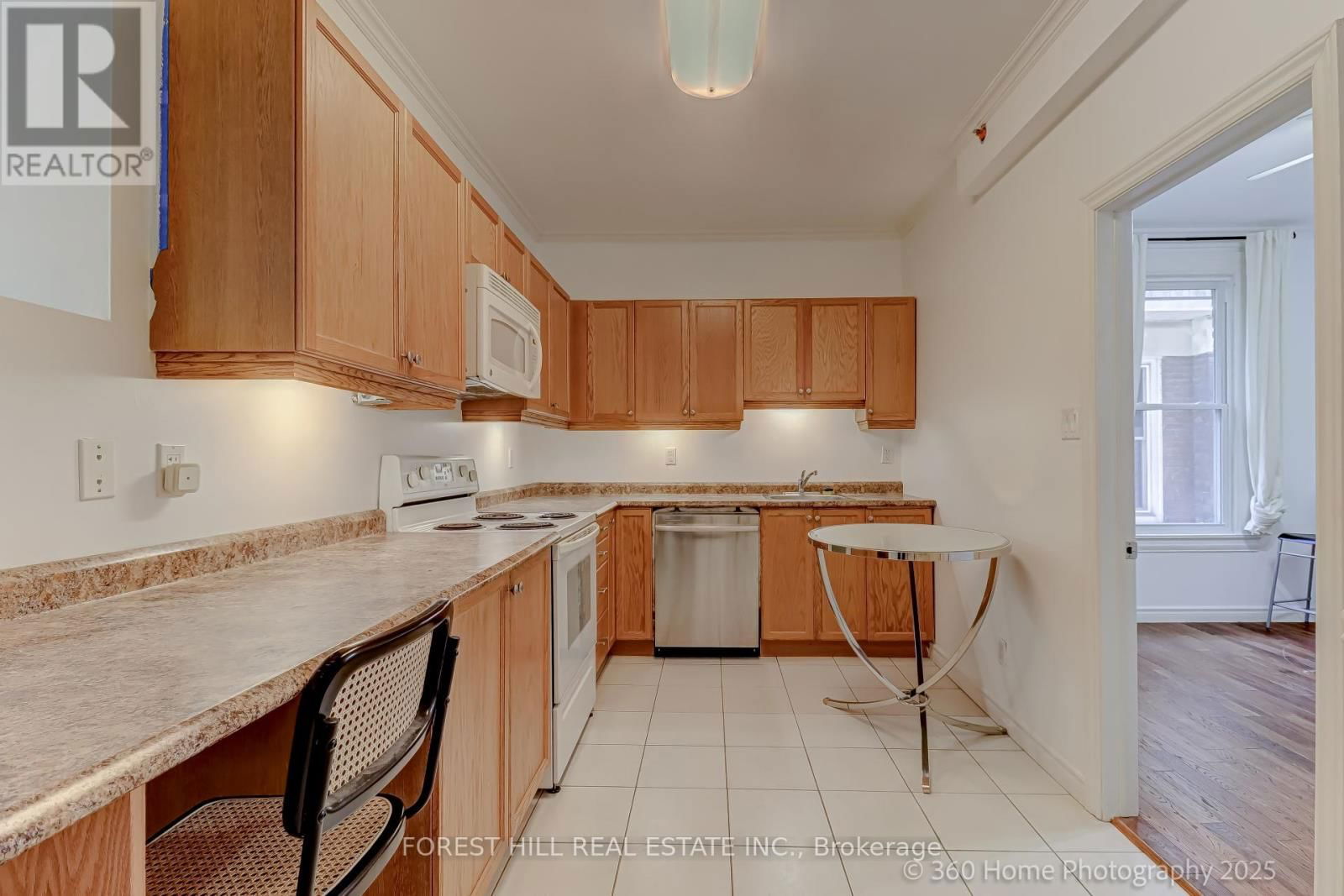 379 HURON STREET Image 31