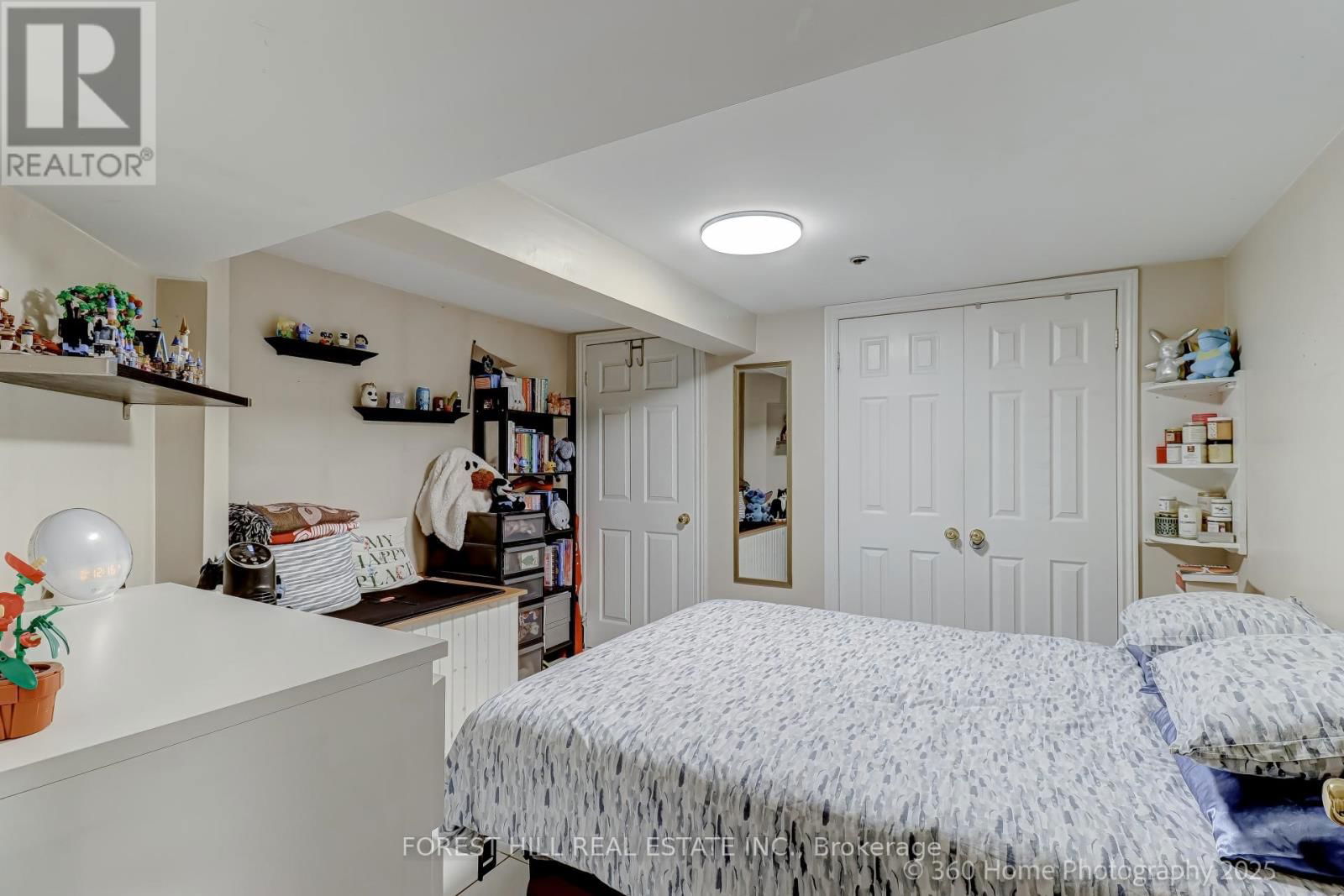 379 HURON STREET Image 35