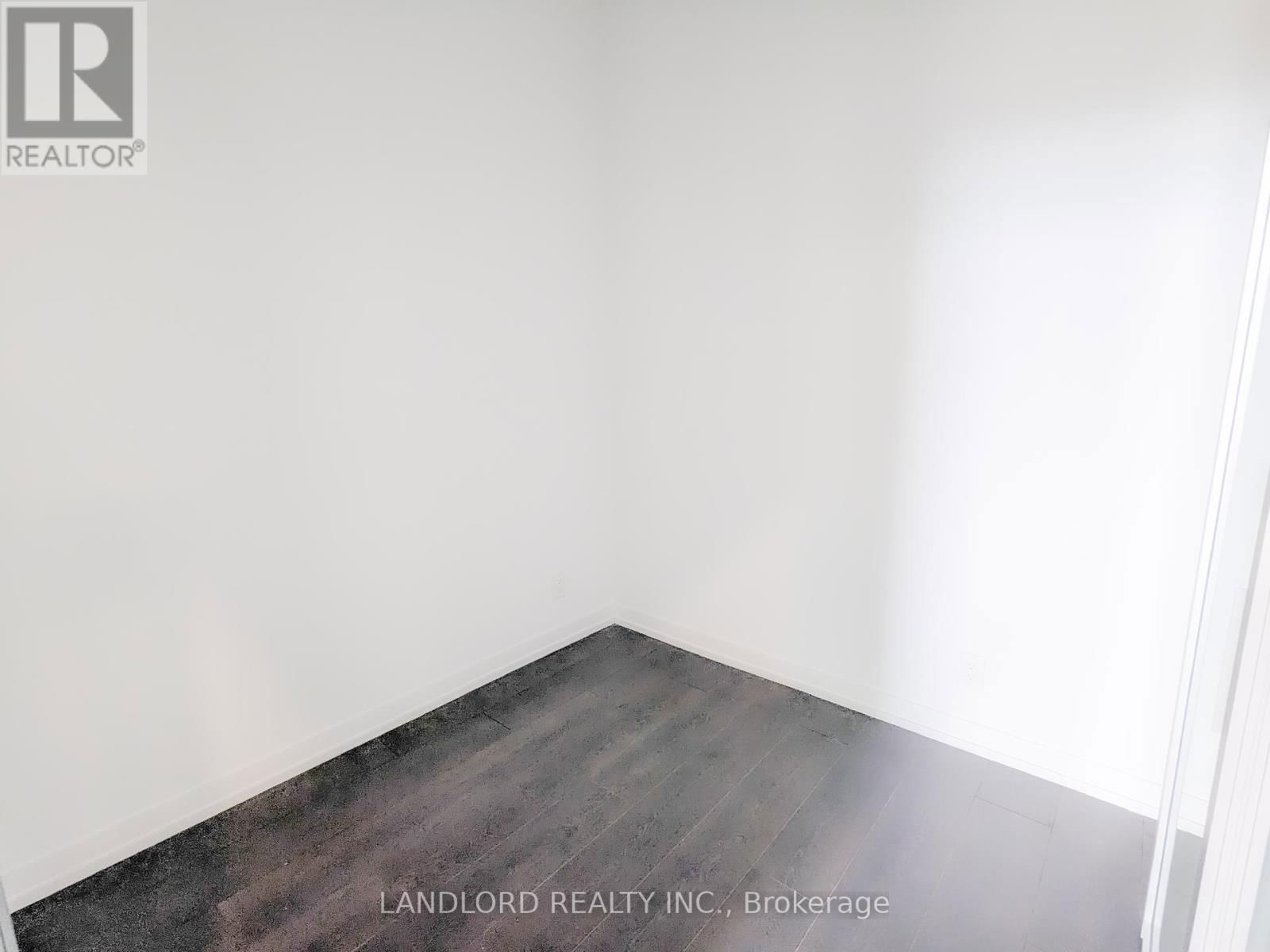 201 - 2020 BATHURST STREET Image 10