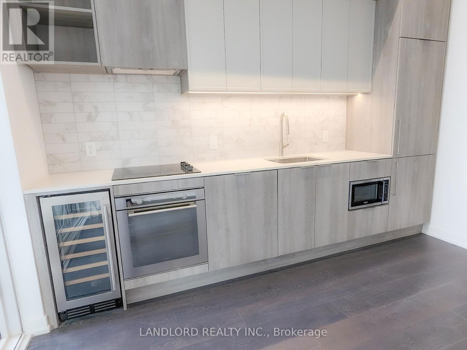 201 - 2020 BATHURST STREET Image 7