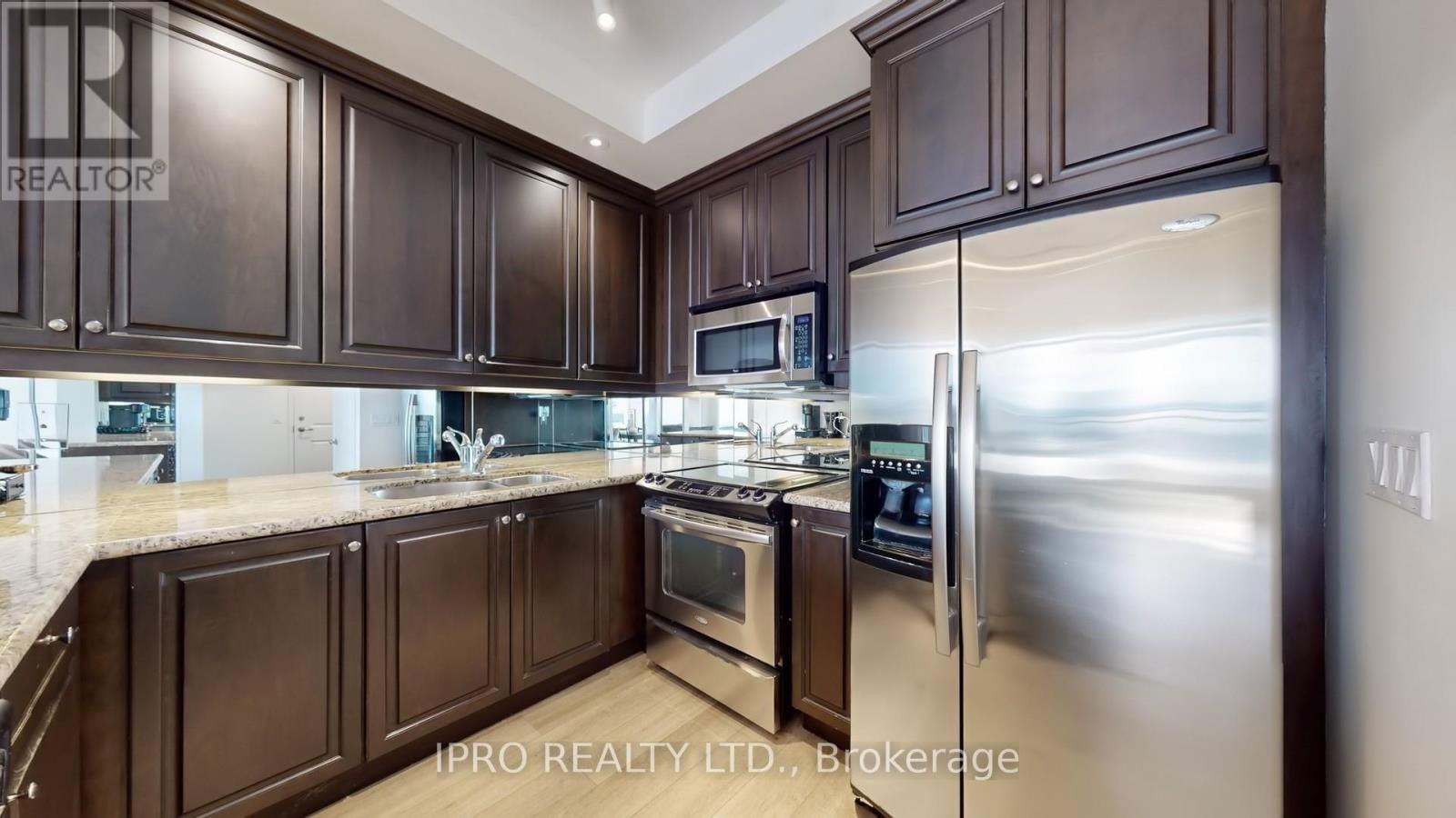 2707 - 628 FLEET STREET Image 13