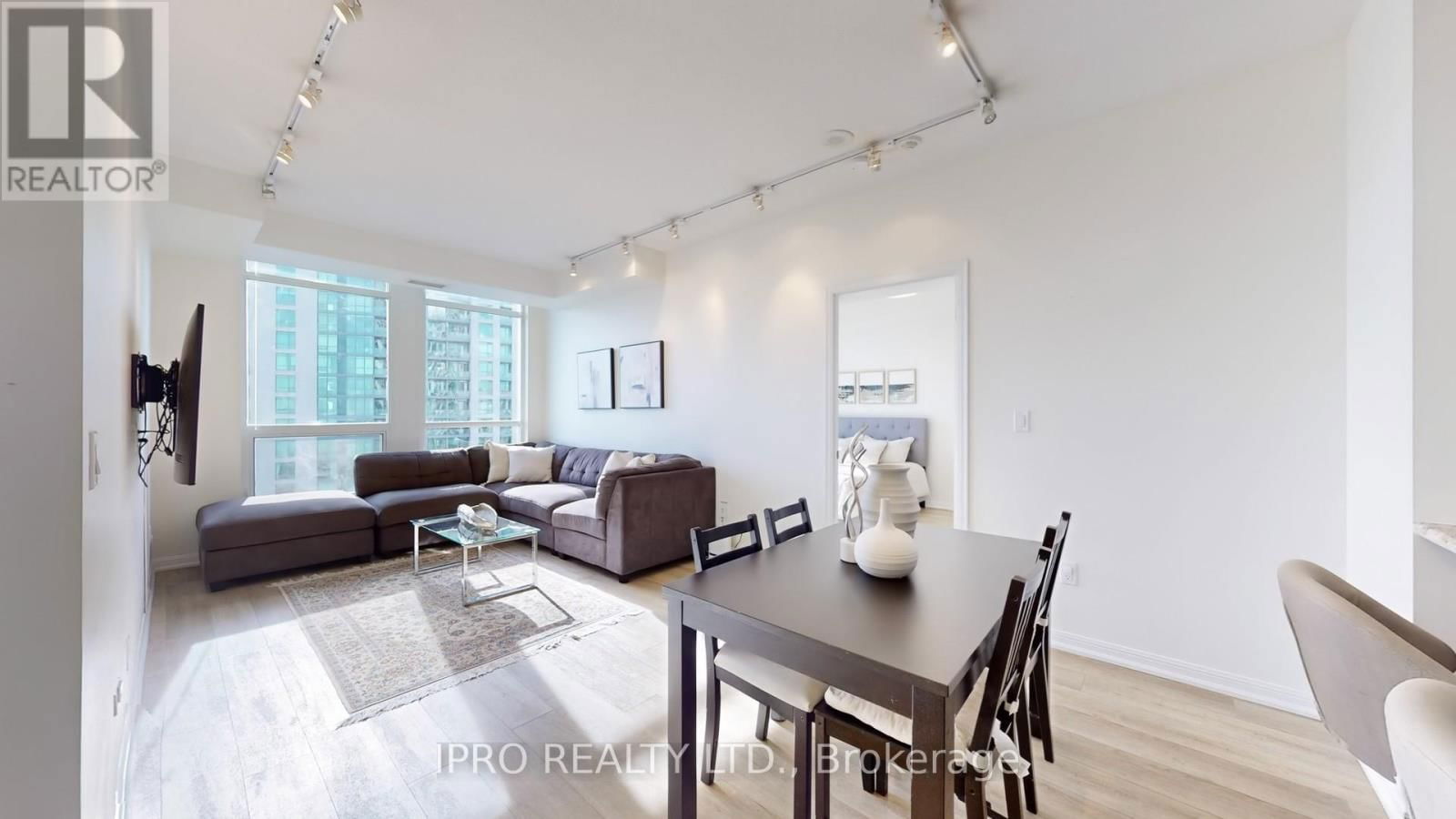 2707 - 628 FLEET STREET Image 17