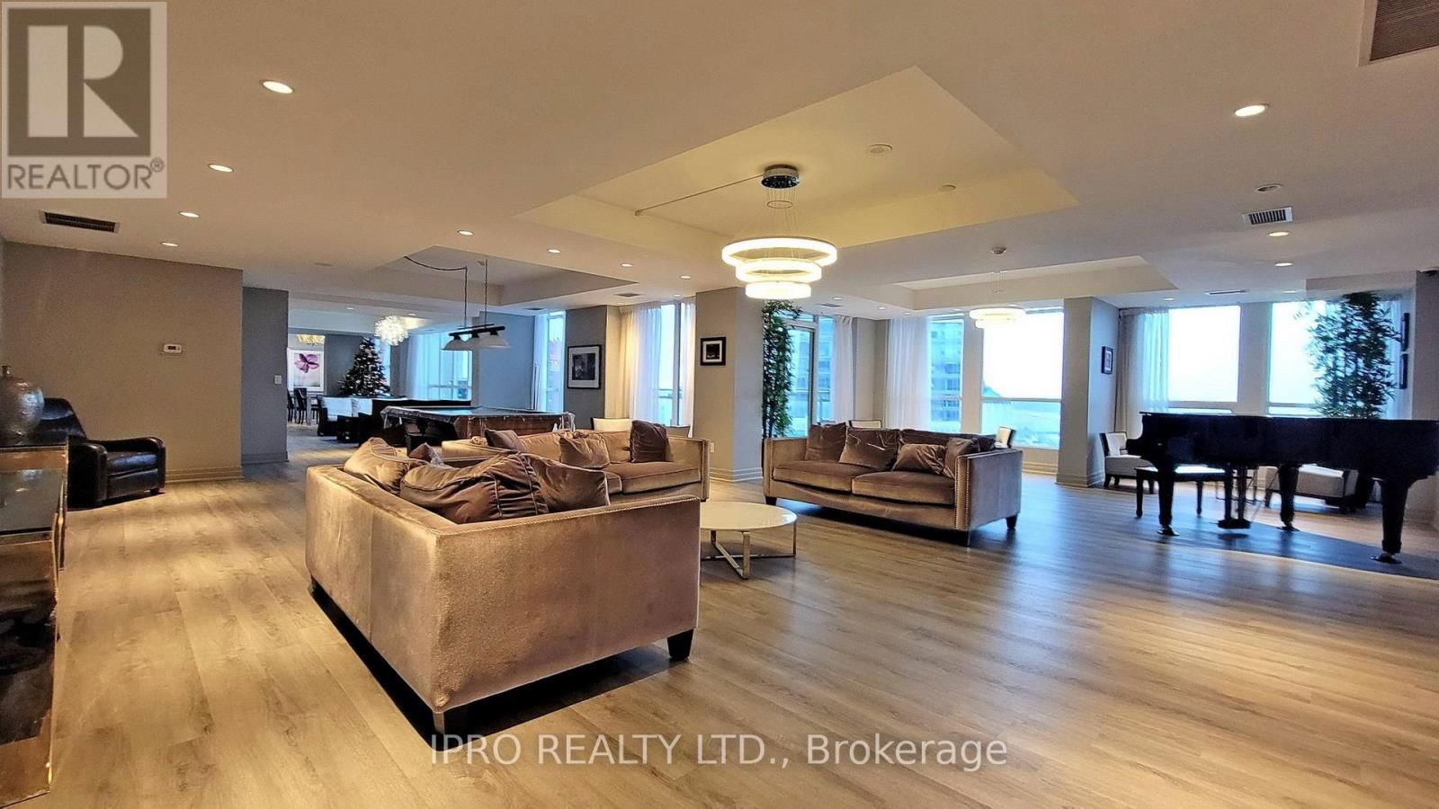 2707 - 628 FLEET STREET Image 32