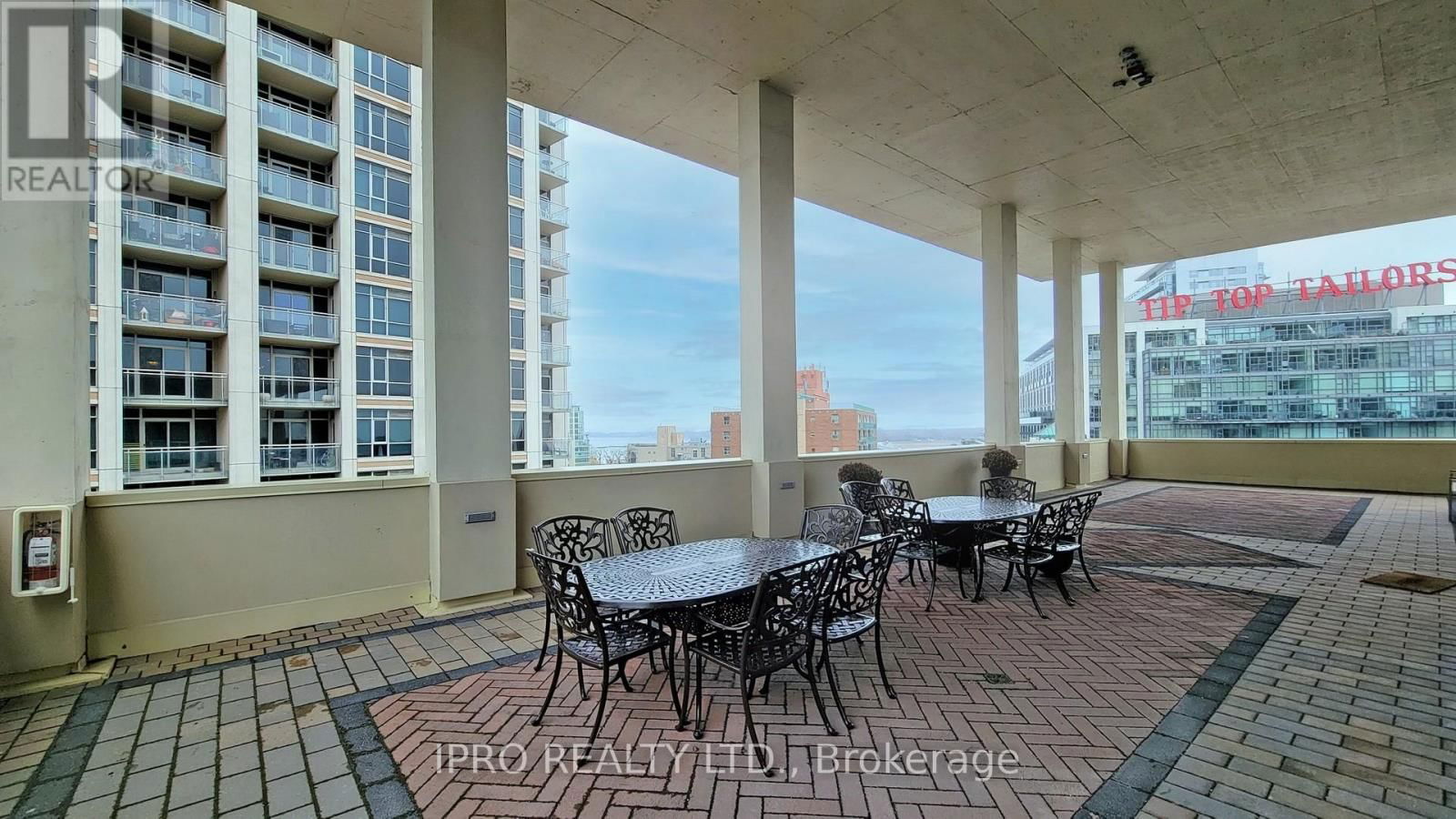 2707 - 628 FLEET STREET Image 45