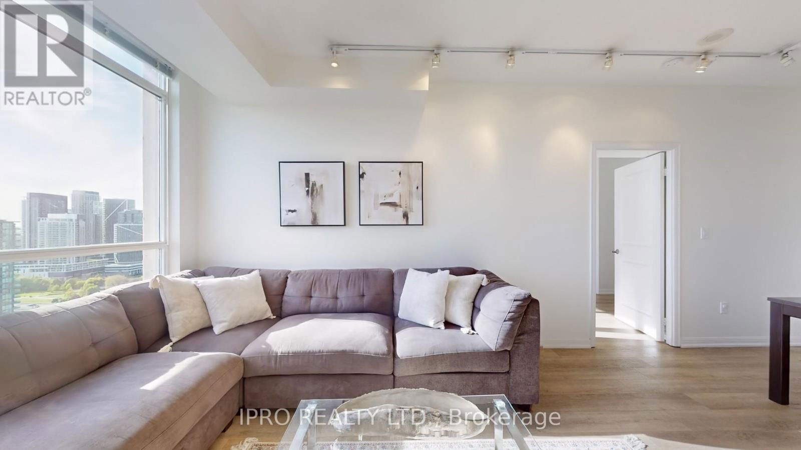 2707 - 628 FLEET STREET Image 9