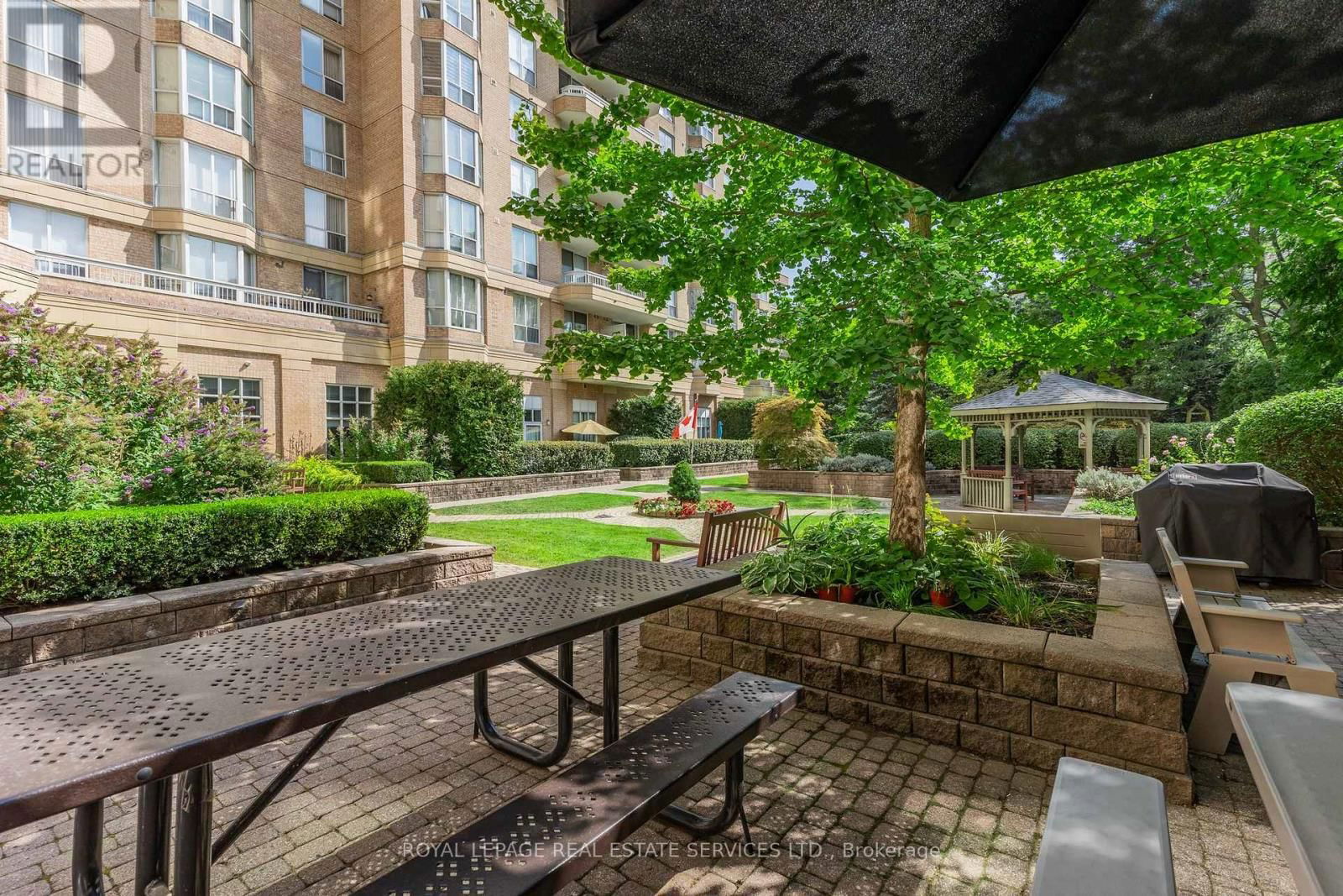 204 - 11 THORNCLIFFE PK DRIVE Image 17