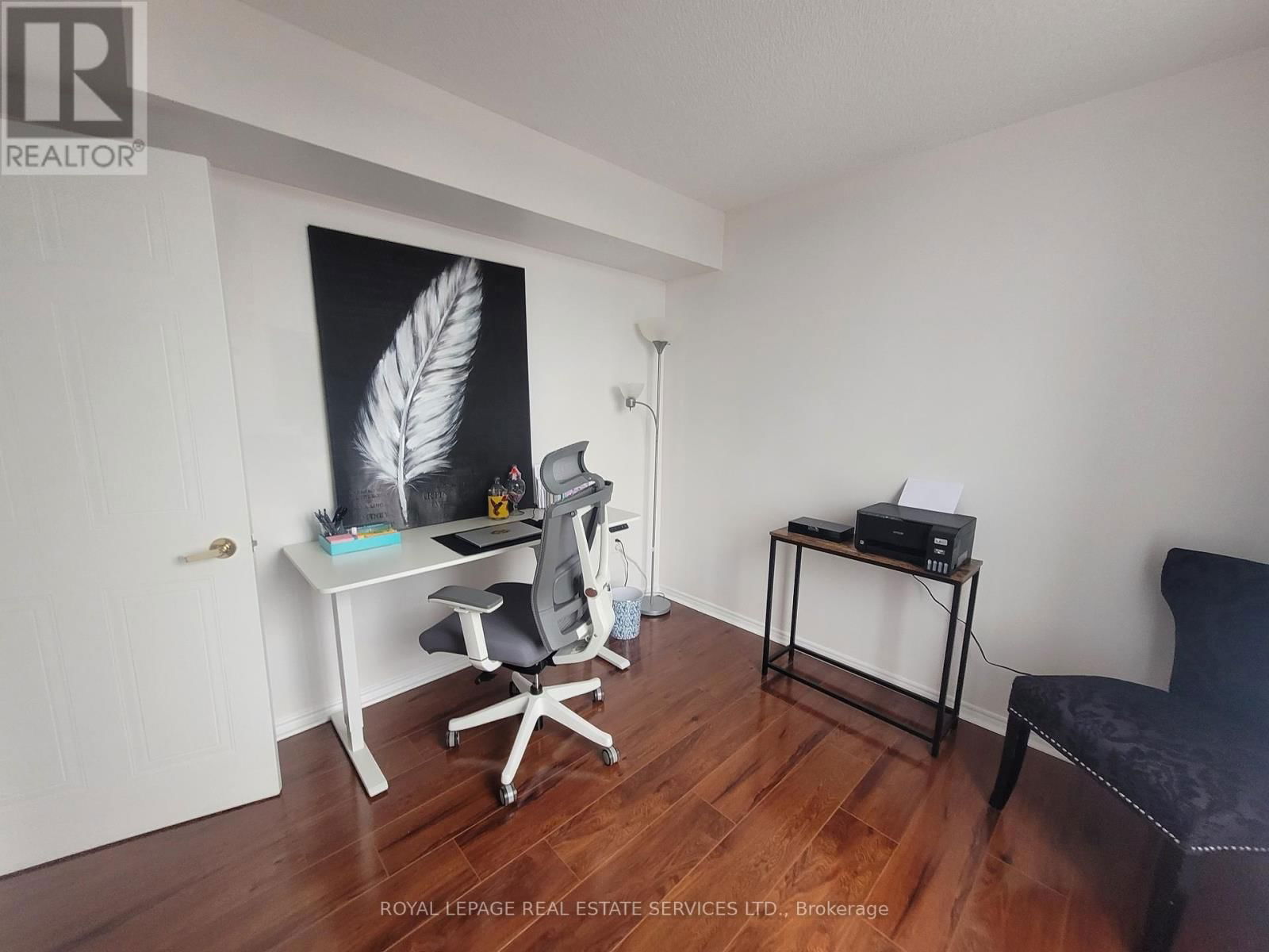 204 - 11 THORNCLIFFE PK DRIVE Image 8