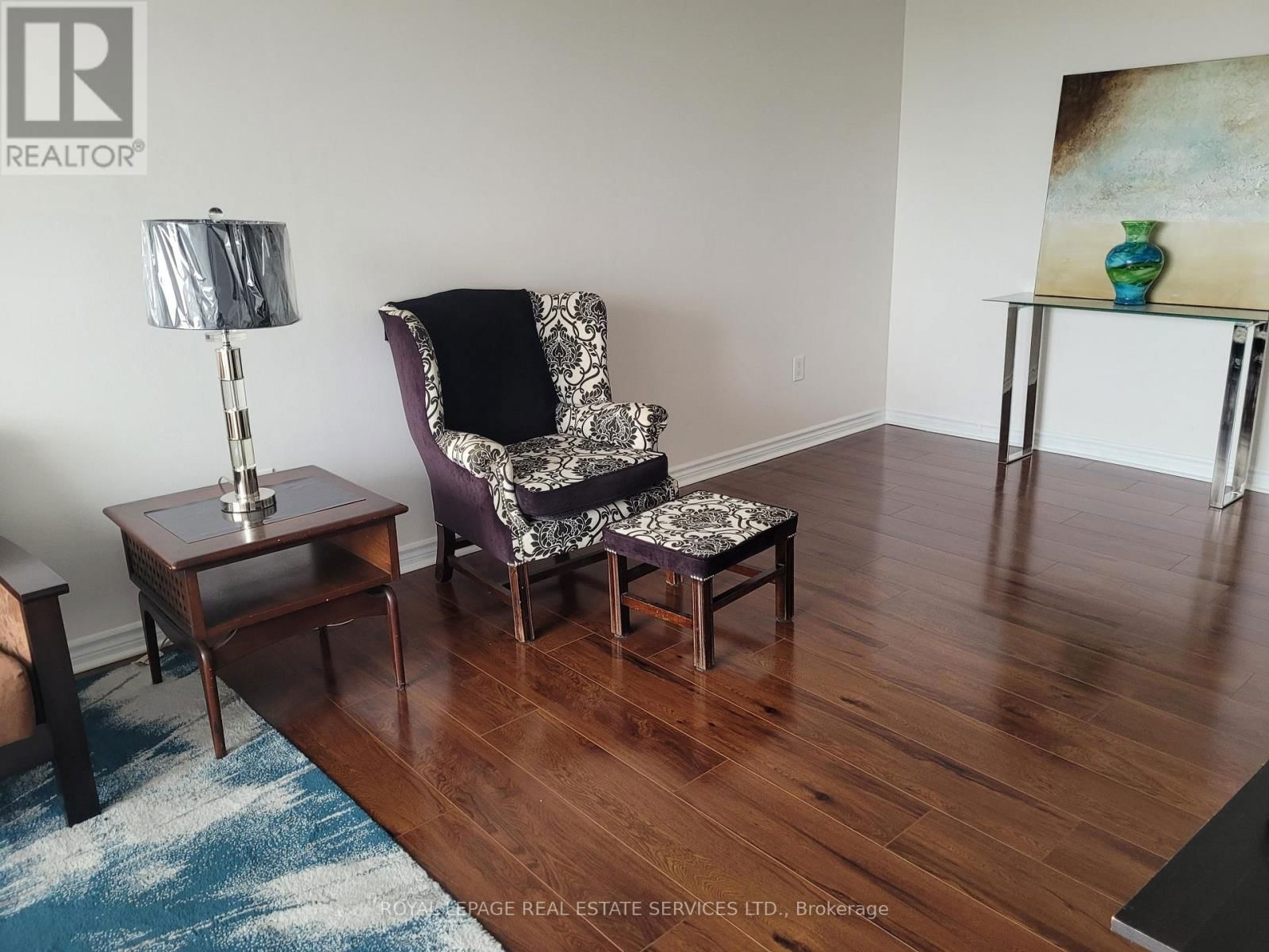 204 - 11 THORNCLIFFE PK DRIVE Image 9