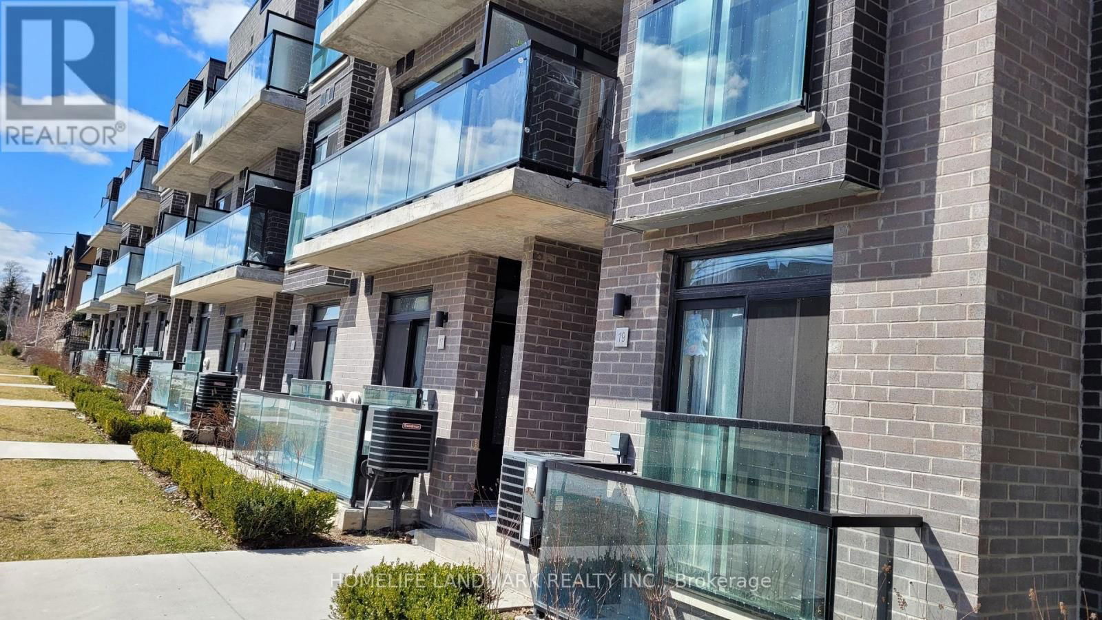 19 - 268 FINCH AVENUE EAST Image 1
