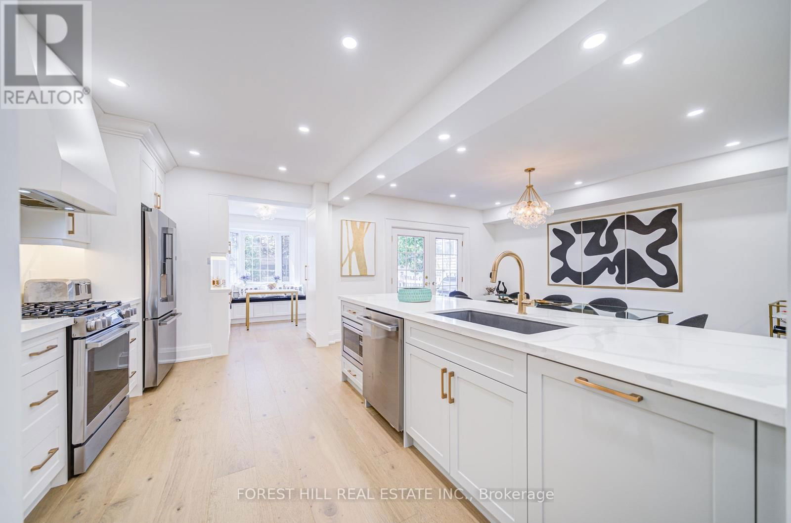 29 BURNABY BOULEVARD Image 10