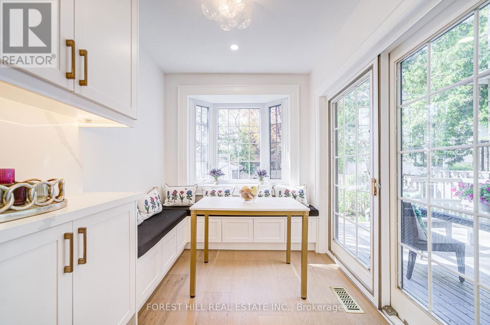 29 BURNABY BOULEVARD Image 11