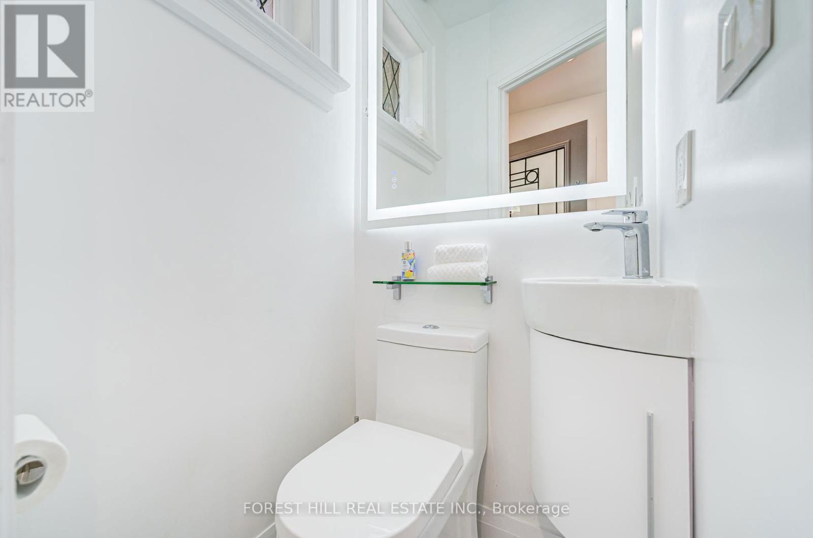 29 BURNABY BOULEVARD Image 13