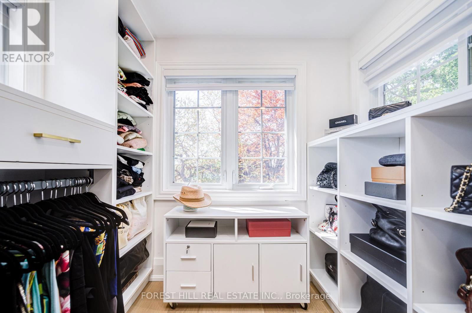 29 BURNABY BOULEVARD Image 18
