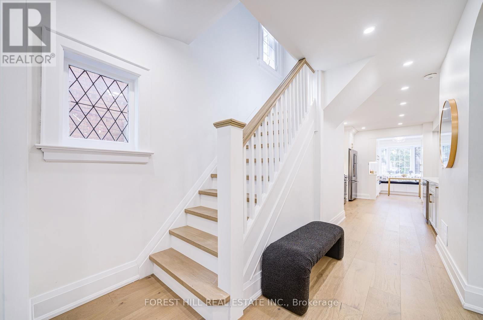 29 BURNABY BOULEVARD Image 2