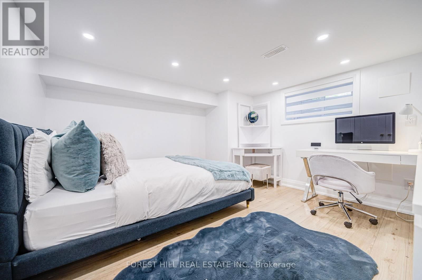 29 BURNABY BOULEVARD Image 24
