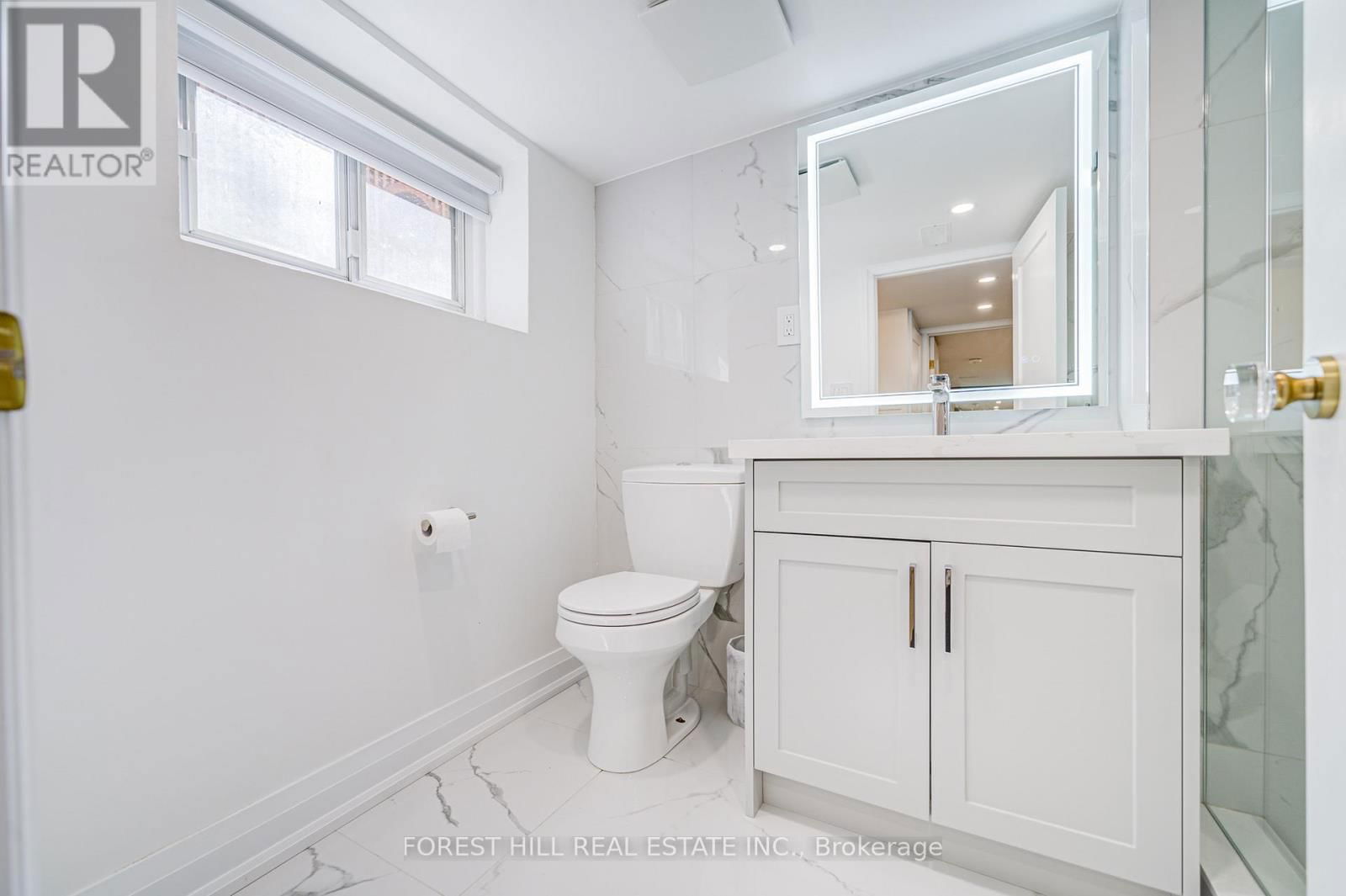 29 BURNABY BOULEVARD Image 27