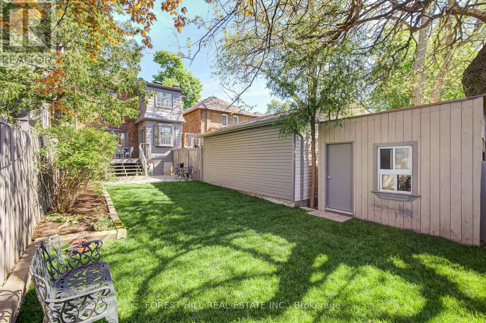 29 BURNABY BOULEVARD Image 33